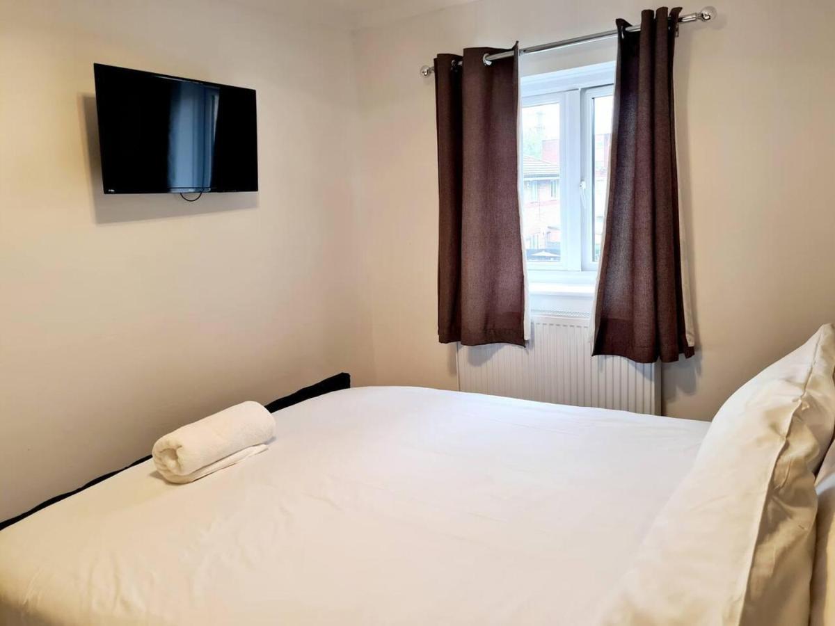 Modern & Spacious - Walk To London Excel- Parking Eksteriør bilde